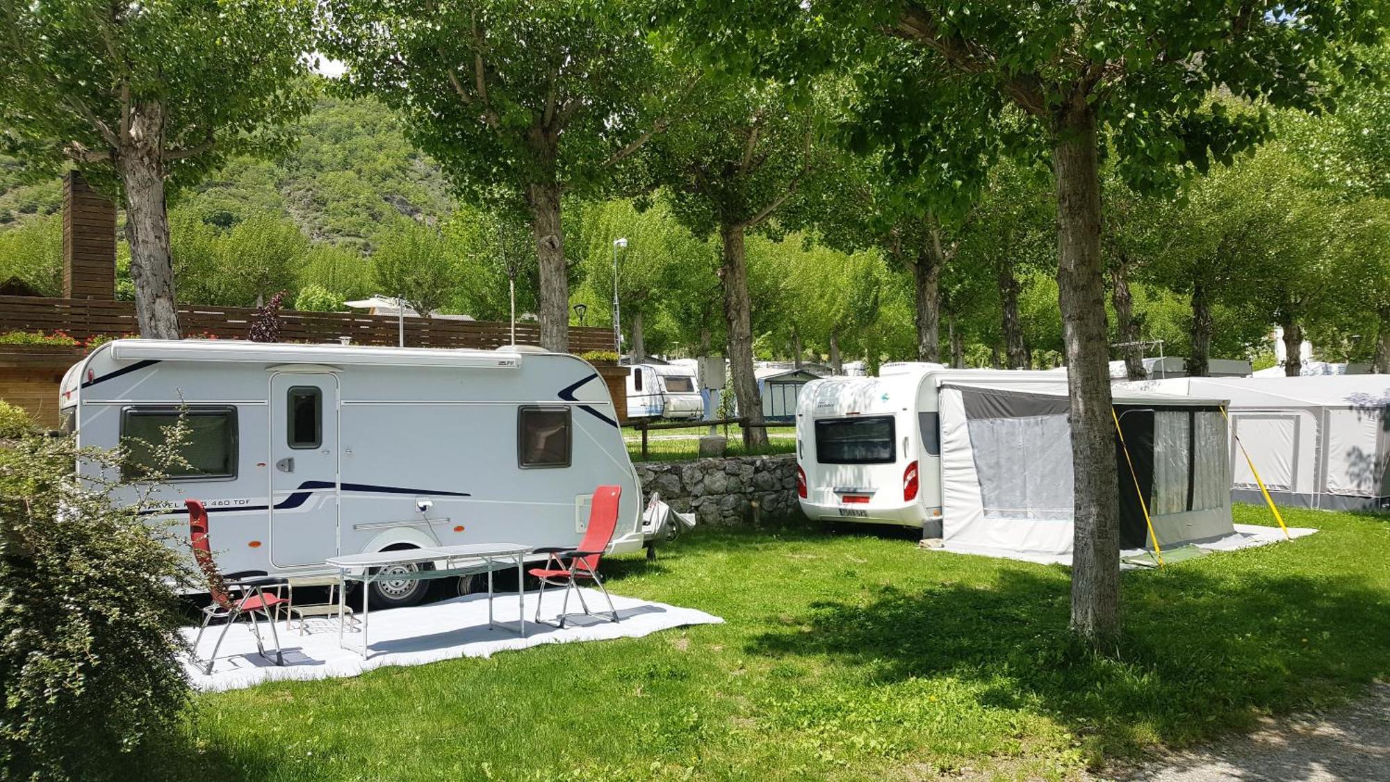 Bungalows Nou Camping La Guingueta D'Aneu Exterior foto