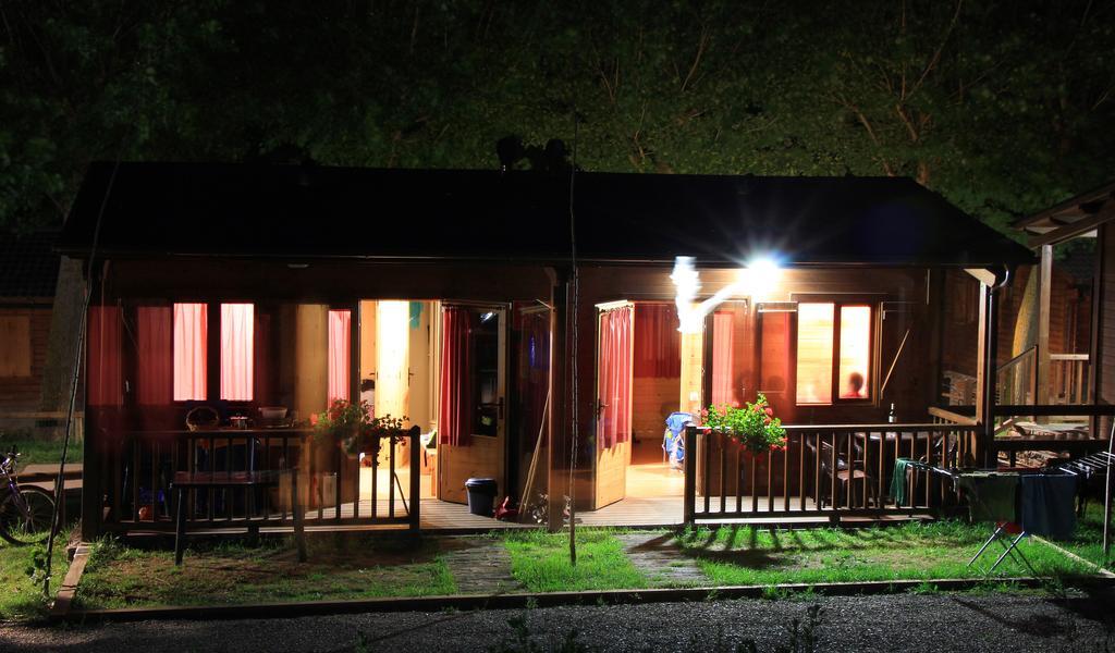 Bungalows Nou Camping La Guingueta D'Aneu Exterior foto